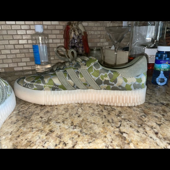 SAMBA ROSE CAMO ADIDAS SIZE 10.5 - Picture 3 of 6